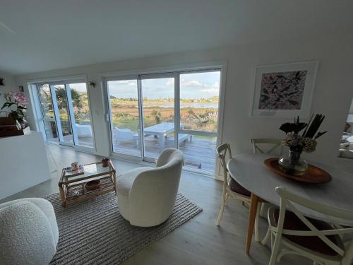 Newly refurbished house on Pepe in Tairua