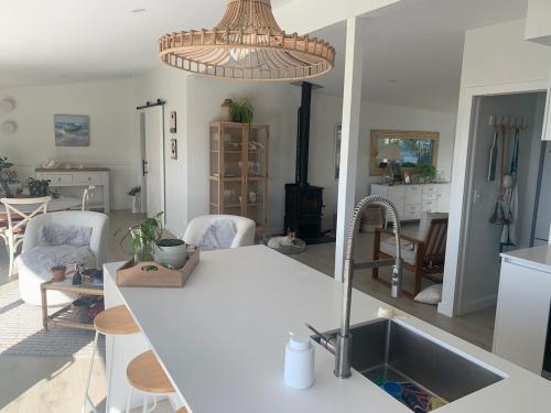 Newly refurbished house on Pepe in Tairua