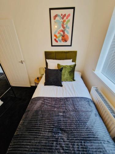 Large 4 bedroom house for Contractors, Large groups or Retreat sleeps 8 people in Durham - NO Smokin in Chester-le-Street