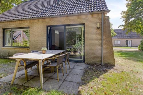 Vakantiehuis - Brabantse gezelligheid met sauna VP098 in Hoeven (North-Brabant)