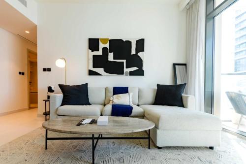 TRPS - Marina Vista 2, Emaar Beachfront - Fully Equipped 1BR, Sea View with Private Beach Access, Dubai (photo 3)