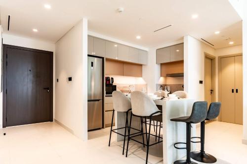 TRPS - Marina Vista 2, Emaar Beachfront - Fully Equipped 1BR, Sea View with Private Beach Access, Dubai (photo 10)