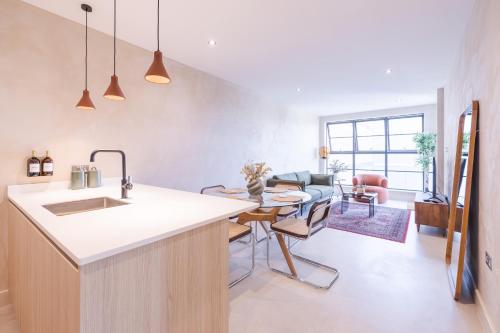 Penthouse: Peaceful 2 Bed Fulham Kensington - image 9