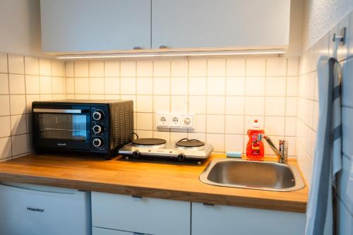 Ferienhaus Pauline in Gera-Untermhaus - Geras beste Lage - WLAN - TERRASSE - Für 1 - 2 Personen (Ferienhaus Pauline in Gera-Untermhaus - Geras beste Lage - WLAN - TERRASSE - Fur 1 - 2 Personen) in 格拉
