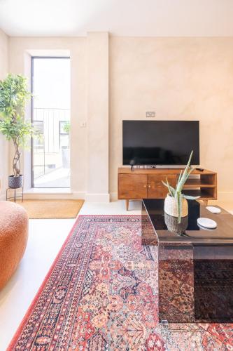 Penthouse: Peaceful 2 Bed Fulham Kensington - image 14