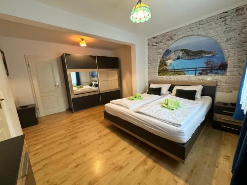 Ferienhaus Fichtenwalde, 160m², 3 SZ, 2 Bäder, bis 6 Personen, Garten, VDSL (Ferienhaus Fichtenwalde, 160m², 3 SZ, 2 Bader, bis 6 Personen, Garten, VDSL) in 貝利茨