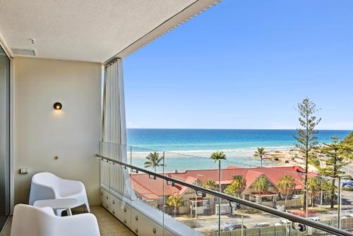 Beachfront 1-Bed Flat with Pool & Gym Access, Gold Coast (foto 2)