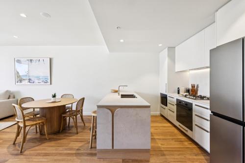 Beachfront 1-Bed Flat with Pool & Gym Access, Gold Coast (foto 9)