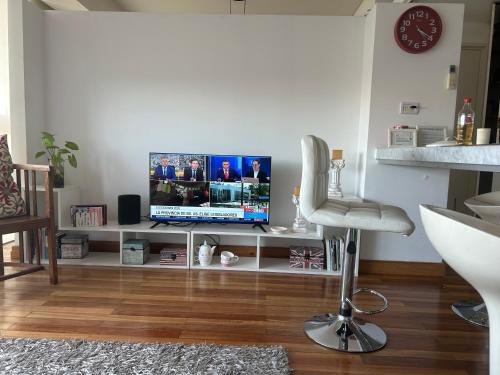 Apartamento Av kennedy y Cerviño a metros embajada EEUU, Buenos Aires (fotografie 6)
