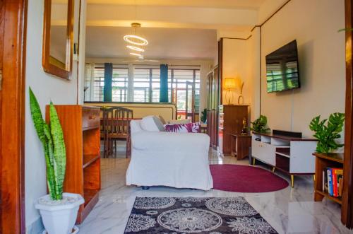 Bright Diani Studio with King Bed, 2min to Beach in Mombasa