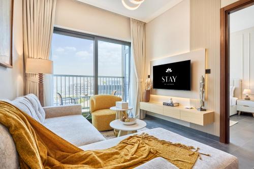 STAY BY LATINEM Luxury 1BR Holiday Home CB 0919 Near Burj Khalifa, Дубай