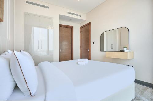STAY BY LATINEM Luxury 1BR Holiday Home CB 0919 Near Burj Khalifa, Дубай (фото 10)