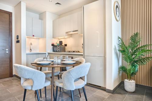 STAY BY LATINEM Luxury 1BR Holiday Home CB 0919 Near Burj Khalifa, Дубай (фото 7)