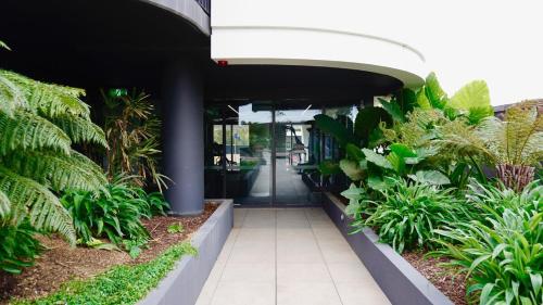 Simply Luxe - 2BR 2Bath Stay in Ivanhoe