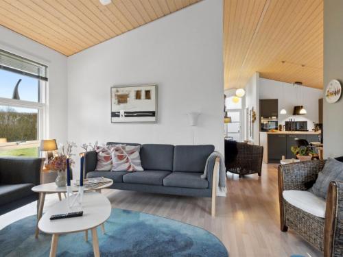 Holiday Home Fritse - 1-9km from the sea by Interhome in 哈爾斯