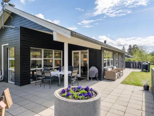 Holiday Home Fritse - 1-9km from the sea by Interhome in 哈爾斯