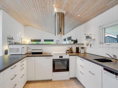 Holiday Home Almen - 400m from the sea by Interhome in Hals