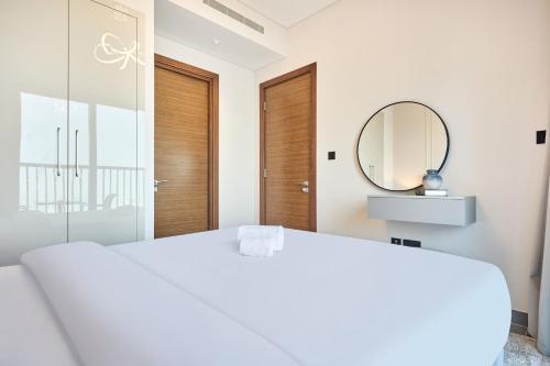 STAY BY LATINEM Luxury 1BR Holiday Home CB 3015 Near Burj Khalifa, Dubai (photo 9)