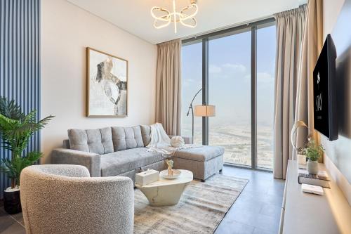 STAY BY LATINEM Luxury 1BR Holiday Home CB 3015 Near Burj Khalifa, Dubai (photo 3)