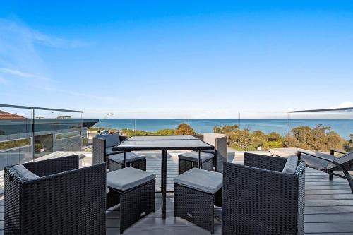 Luxury Beach House With Bay Views, Rooftop & Lift – khách sạn tại Khu Đông Nam