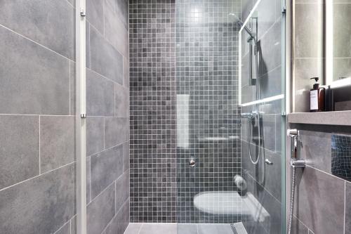 STAY BY LATINEM Luxury 1BR Holiday Home CB 3015 Near Burj Khalifa, Dubai (photo 8)