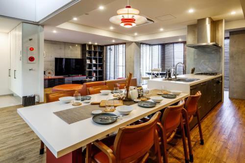 Okinawa Island onna resort nakadomari ビーチまで車で4分 最大12名OK 中庭付き貸切ヴィラでくつろぐ恩納村ステイ 4-Star Guesthouse exterior