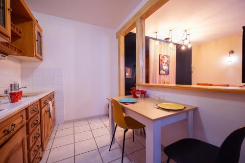 Létesítmények, Equinoxe, Appartement plein centre-ville, résidence calme (Equinoxe, Appartement plein centre-ville, residence calme) in Auxerre