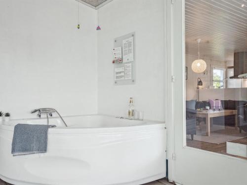 Holiday Home Ingebore - 700m from the sea by Interhome in ฮวอรุป คลิต