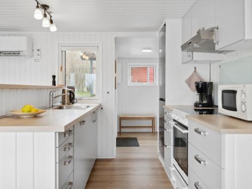  Holiday Home Dome - 7km from the sea by Interhome in Rønde