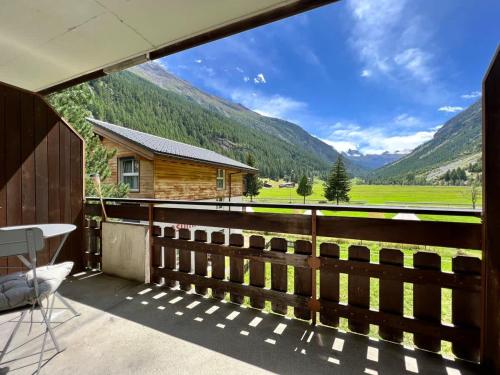 Panorama apartment for 2 near Zermatt with parking! in Tasch