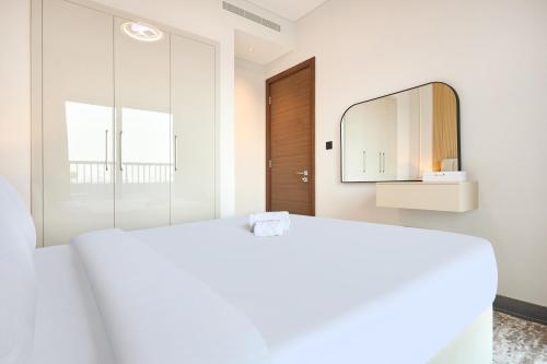 STAY BY LATINEM Luxury 1BR Holiday Home CB 0902 Near Burj Khalifa, Дубай (фото 8)