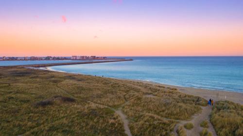 пляж, Ocean King- Penthouse, Ostseeblick, Balkon, Kamin in Oлпеніц