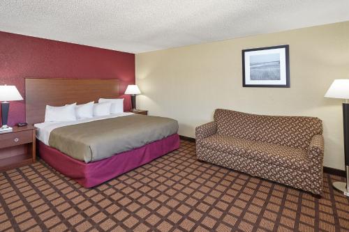 AmericInn by Wyndham Burlington