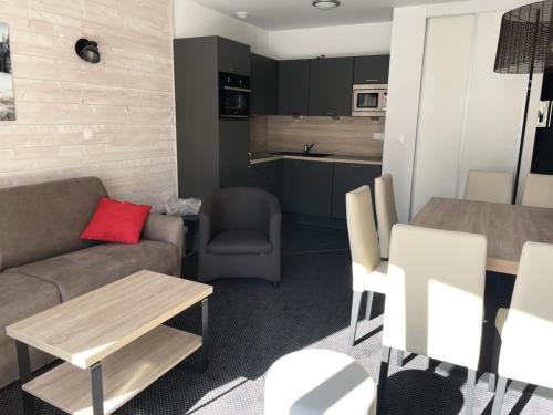 Résidence Le Portillo - Piscine - Studio pour 8 Personnes MAE-5133, Гурет