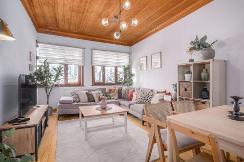 Detached Triplex with Garden Terrace, Стамбул (фото 9)