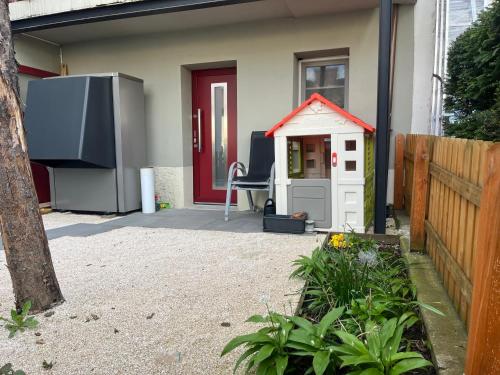 Studio mit Garten bei Bottmingen Schloss in Bottmingen