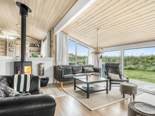 Holiday Home Lillesol - 425m from the sea by Interhome in Hjorring