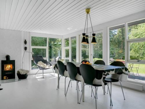 Holiday Home Sighwith - 500m from the sea by Interhome in Hals