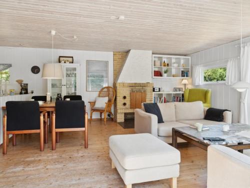 Holiday Home Fernanda - 1-3km from the sea by Interhome in Hals