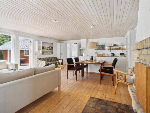 Holiday Home Fernanda - 1-3km from the sea by Interhome in Hals