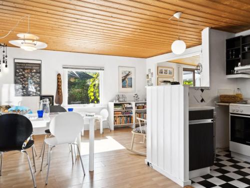 Holiday Home Annamie - 650m from the sea by Interhome in Hals