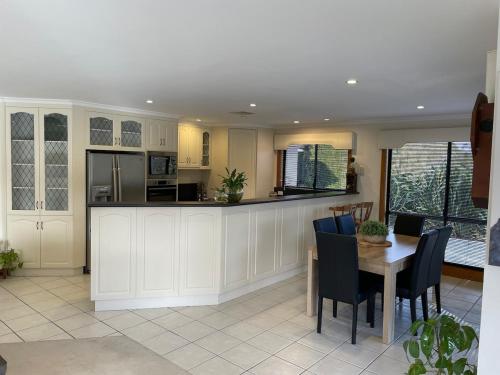 Blackstone Lakeside 4 Bedrooms 2 Bathrooms in Hadspen
