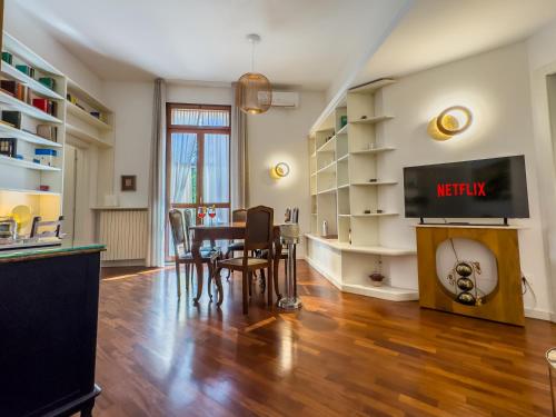 Shared lounge/TV area, Terrazza Mazzini 53 - Jacuzzi & Parking in East Bologna