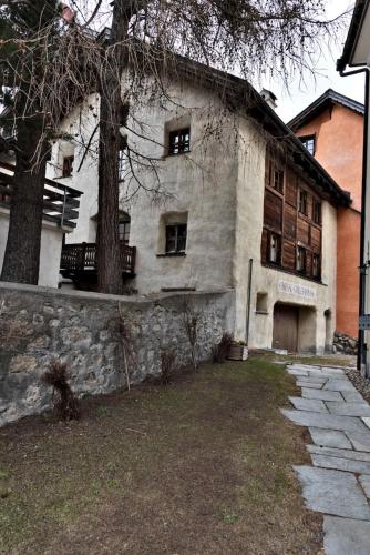 Chesa Grischuna 2pax- Madulain in Madulain