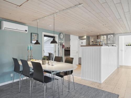 Holiday Home Erhardt - 800m from the sea by Interhome in Hals