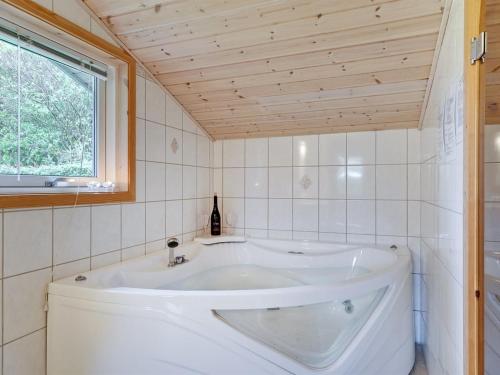 Holiday Home Tayler - 1-8km from the sea by Interhome in Hals