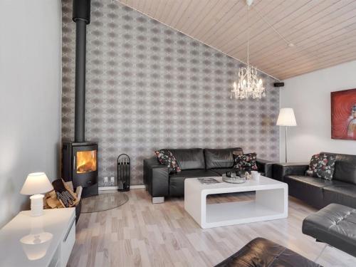 Holiday Home Ulfsten - 1-6km from the sea by Interhome in Hals