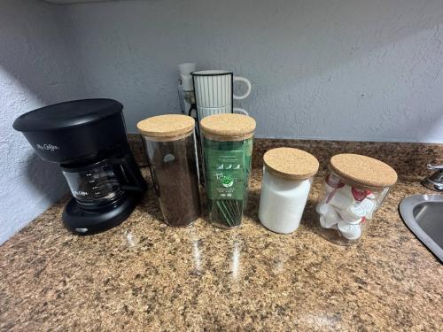 บริการและสิ่งอำนวยความสะดวก, Retreat in Style Private Peaceful Miami Bungalow near อุทยานเขตร้อน