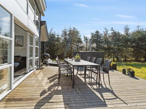 Holiday Home Todor - 1-1km from the sea by Interhome in Hou