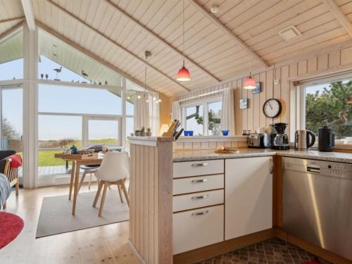 Holiday Home Hane - 150m from the sea by Interhome in Oster Hurup